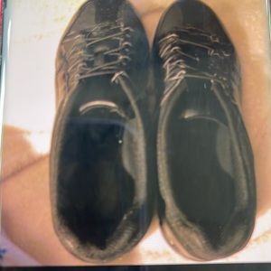 MOVING SALE NO HAGGLING SAFE STEP WOMEN 8.5 BLACK SLIP ON SNEAKER WITH CUSHIONS.